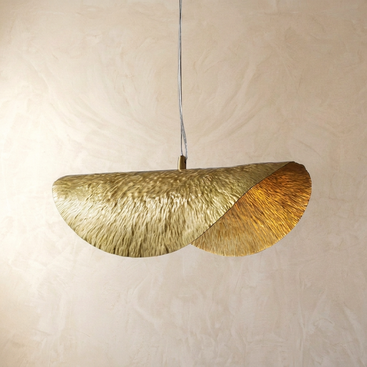 Blaad | Hammered Brass Pendant Light
