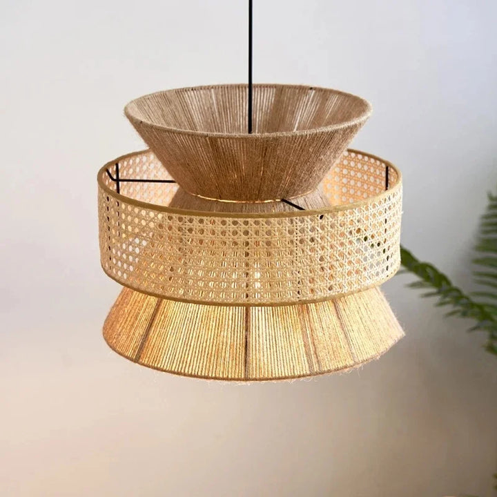 Haru | Lampada a sospensione in corda di canapa e rattan