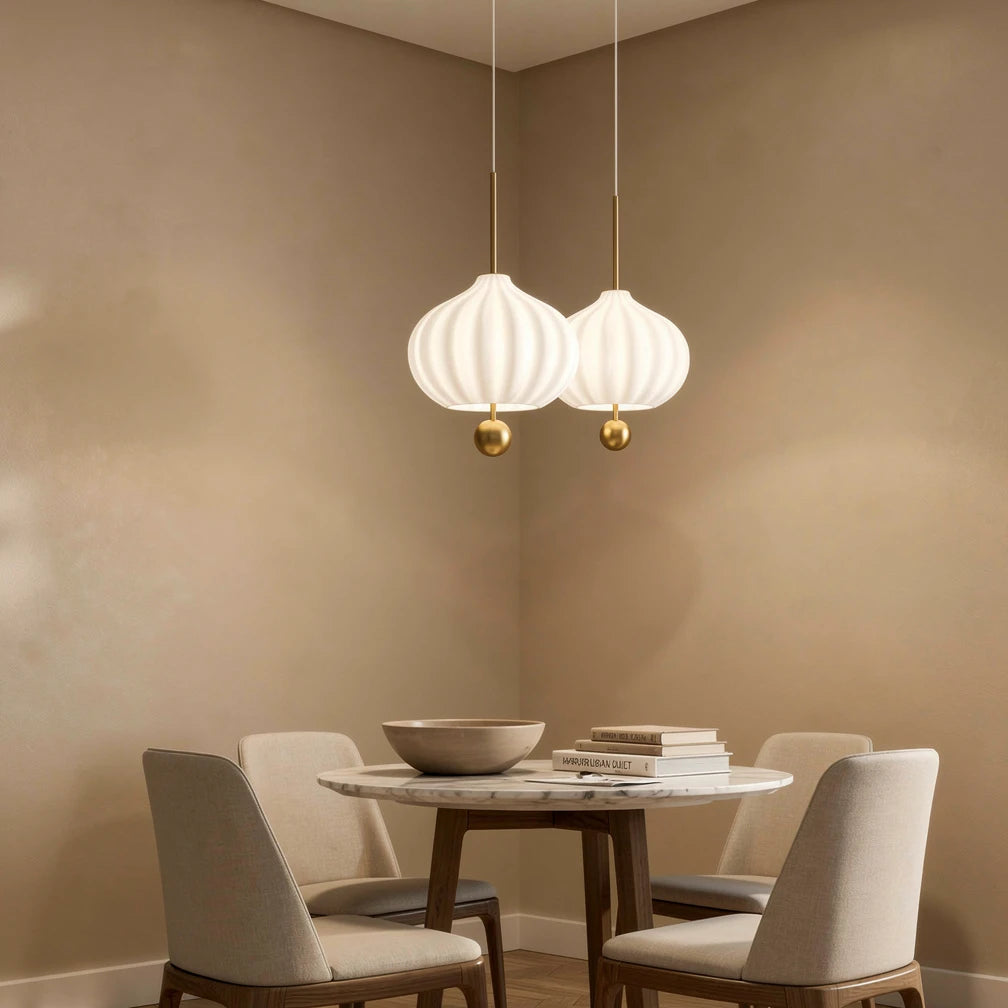 Ninniku | Milk Glass Pendant Light
