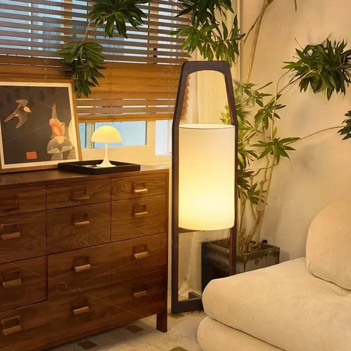 Asahi | Lampada da terra con struttura in legno e paralume in tessuto