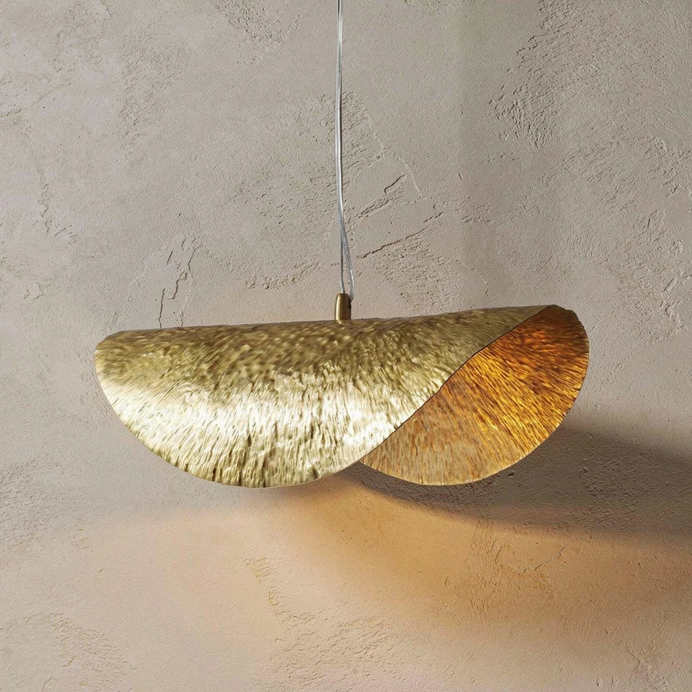 Blaad | Hammered Brass Pendant Light