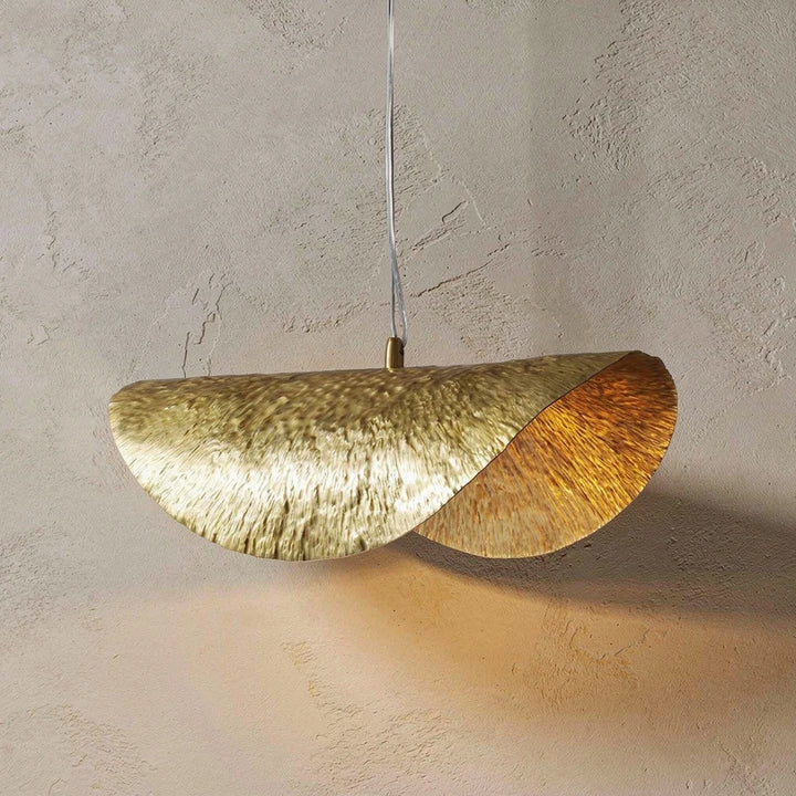 Blaad | Hammered Brass Pendant Light